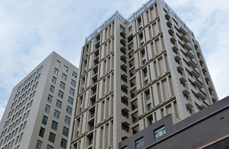 平?jīng)鲂翘V場(chǎng)